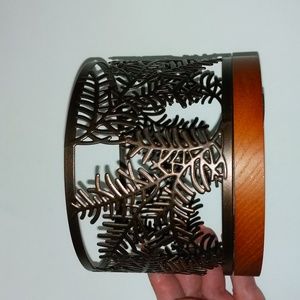 NWT Yankee Candle Bronze Candleholder w/wooden base & Balsam design 4"X5"